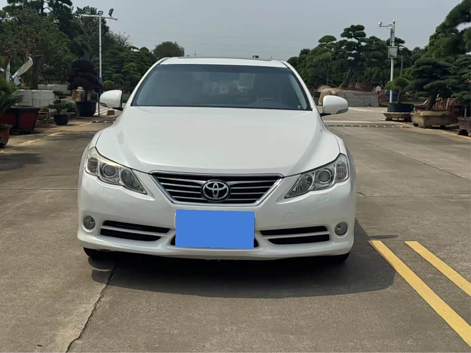 Toyota Reiz