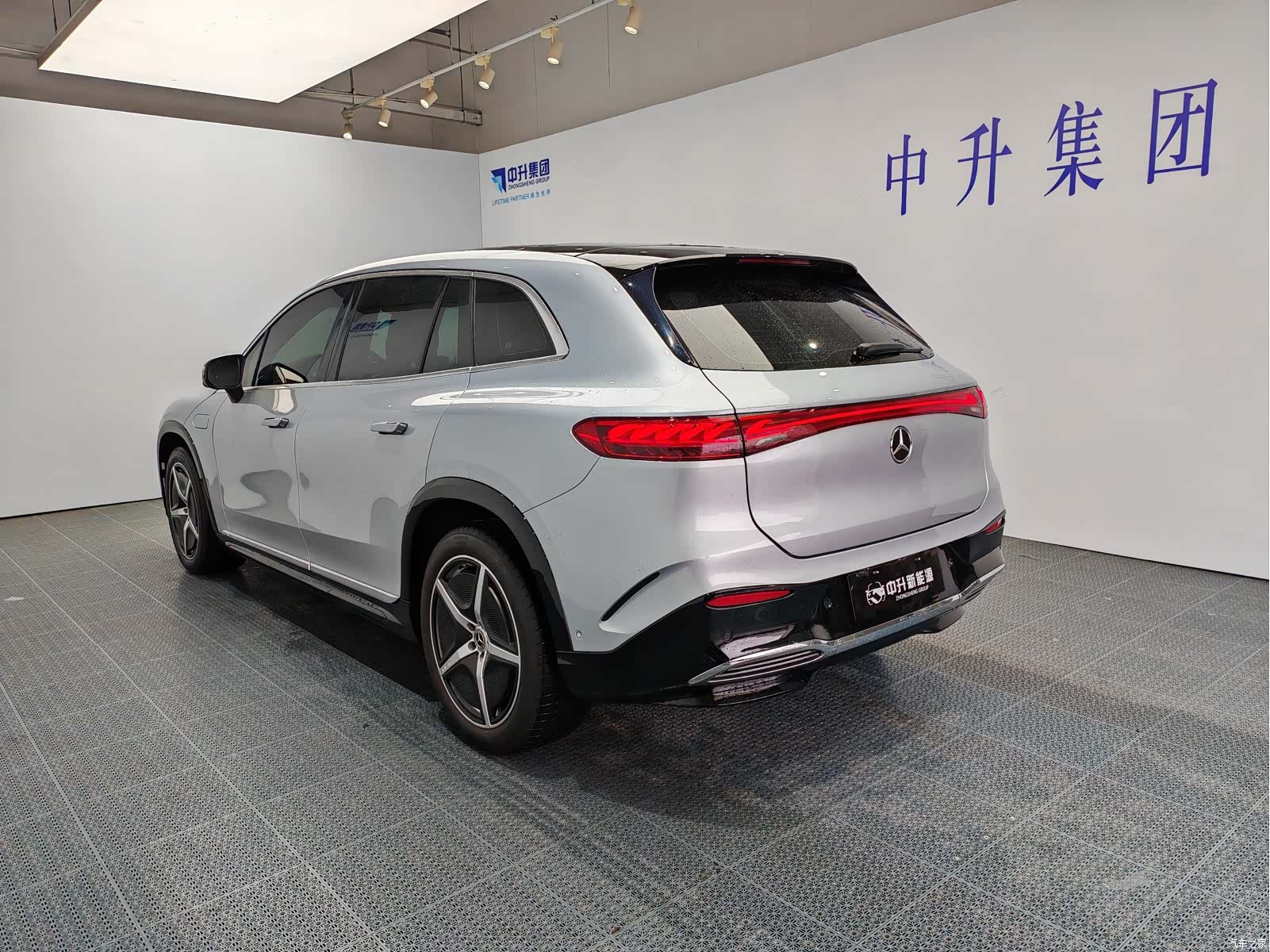 Mercedes-Benz EQS, 2023 4