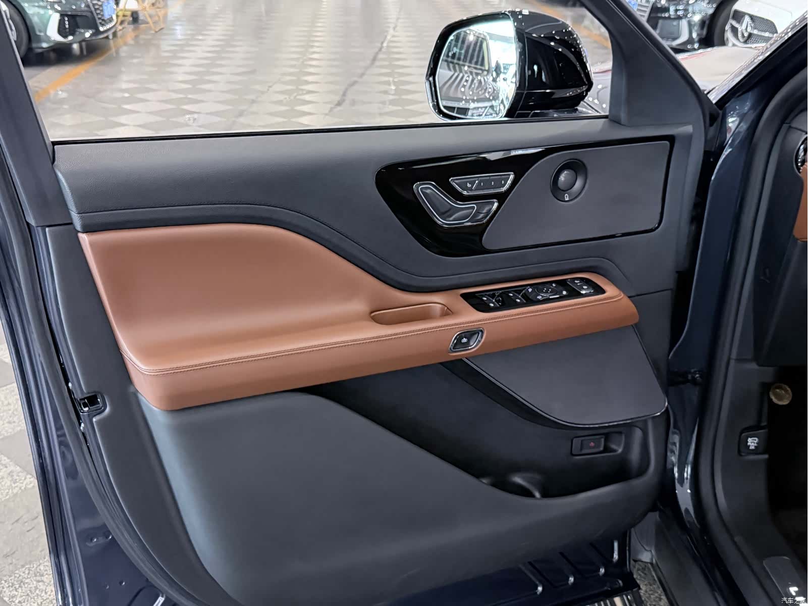 Lincoln Aviator, 2022 11