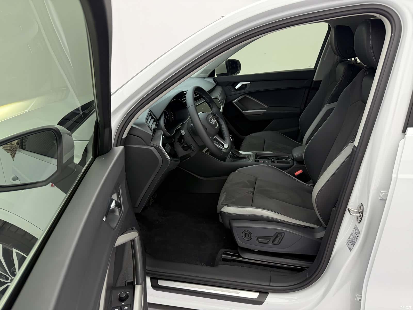 Audi Q3, 2023 21