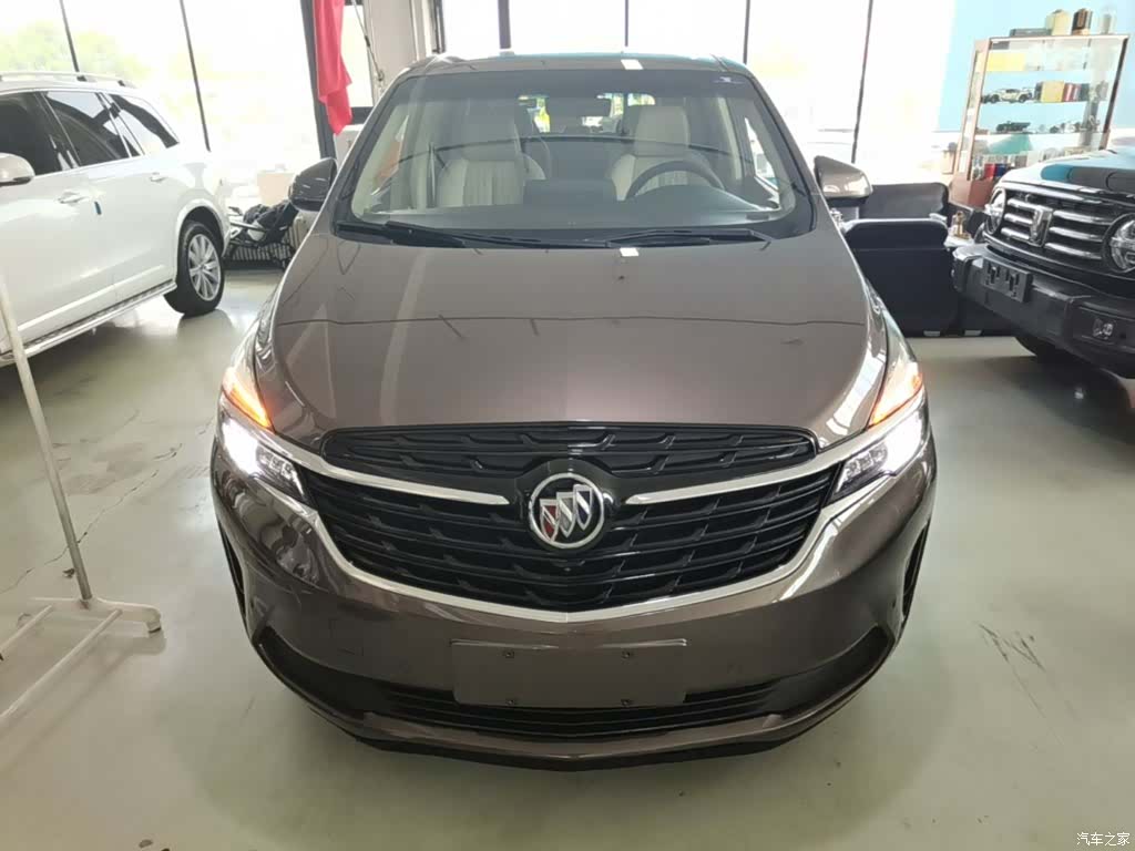 Buick GL8, 2021 3