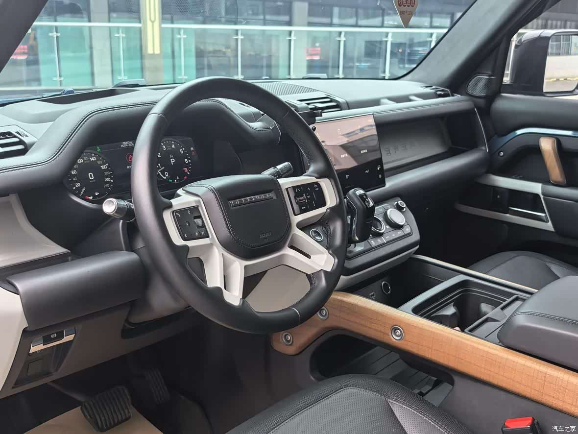 Land Rover Defender, 2022 все фото