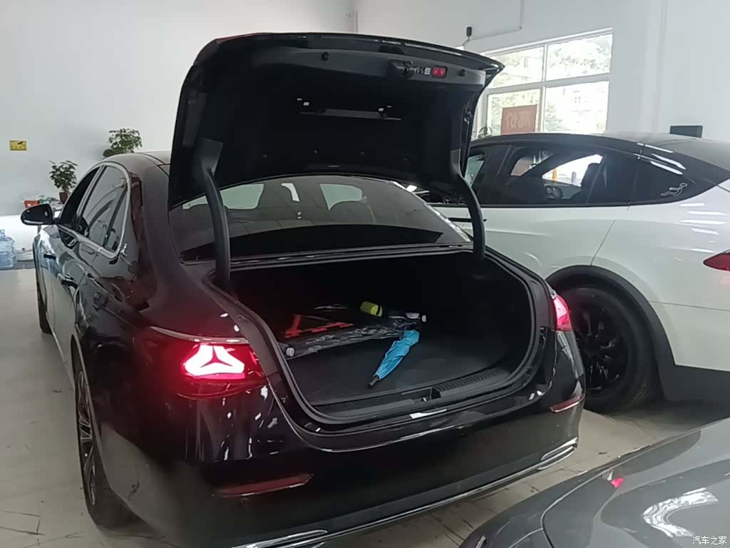 Mercedes-Benz E-Class, 2025 19
