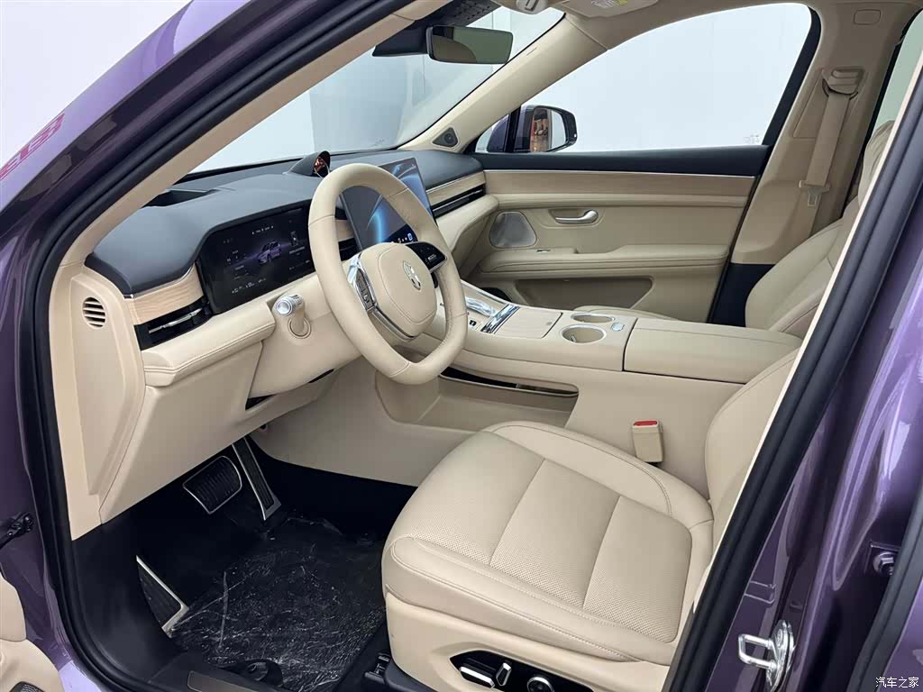 AITO M5, 2025 6