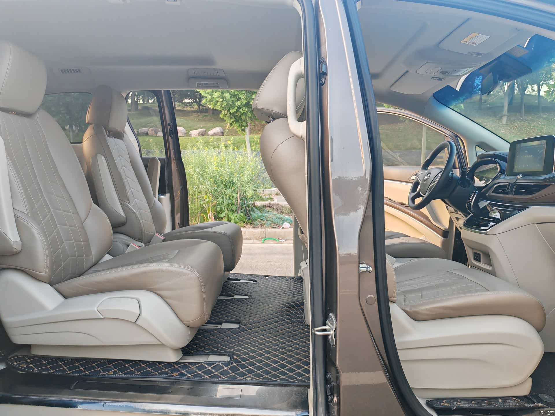 Buick GL8, 2022 13