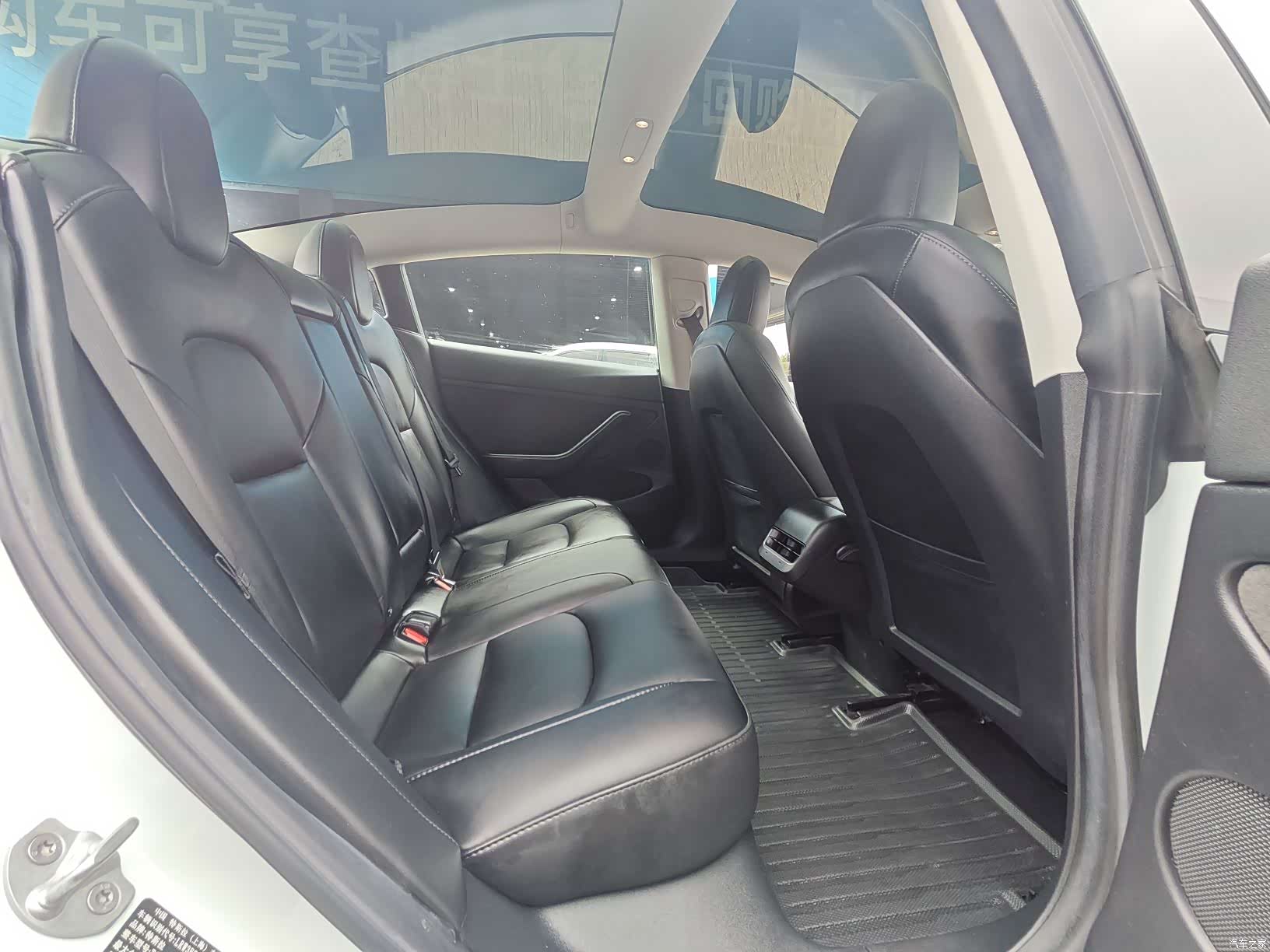 Tesla Model 3, 2023 11
