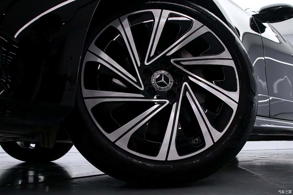 Mercedes-Benz E-Class, 2024 16