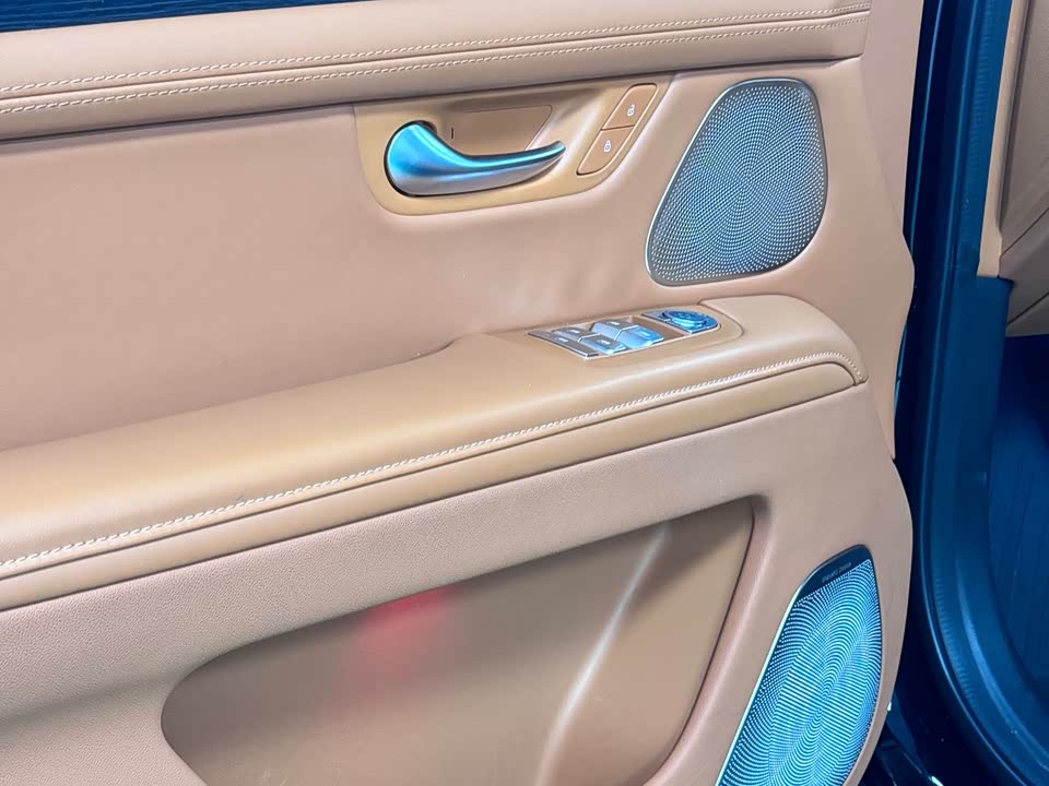 AITO Ask the world M7