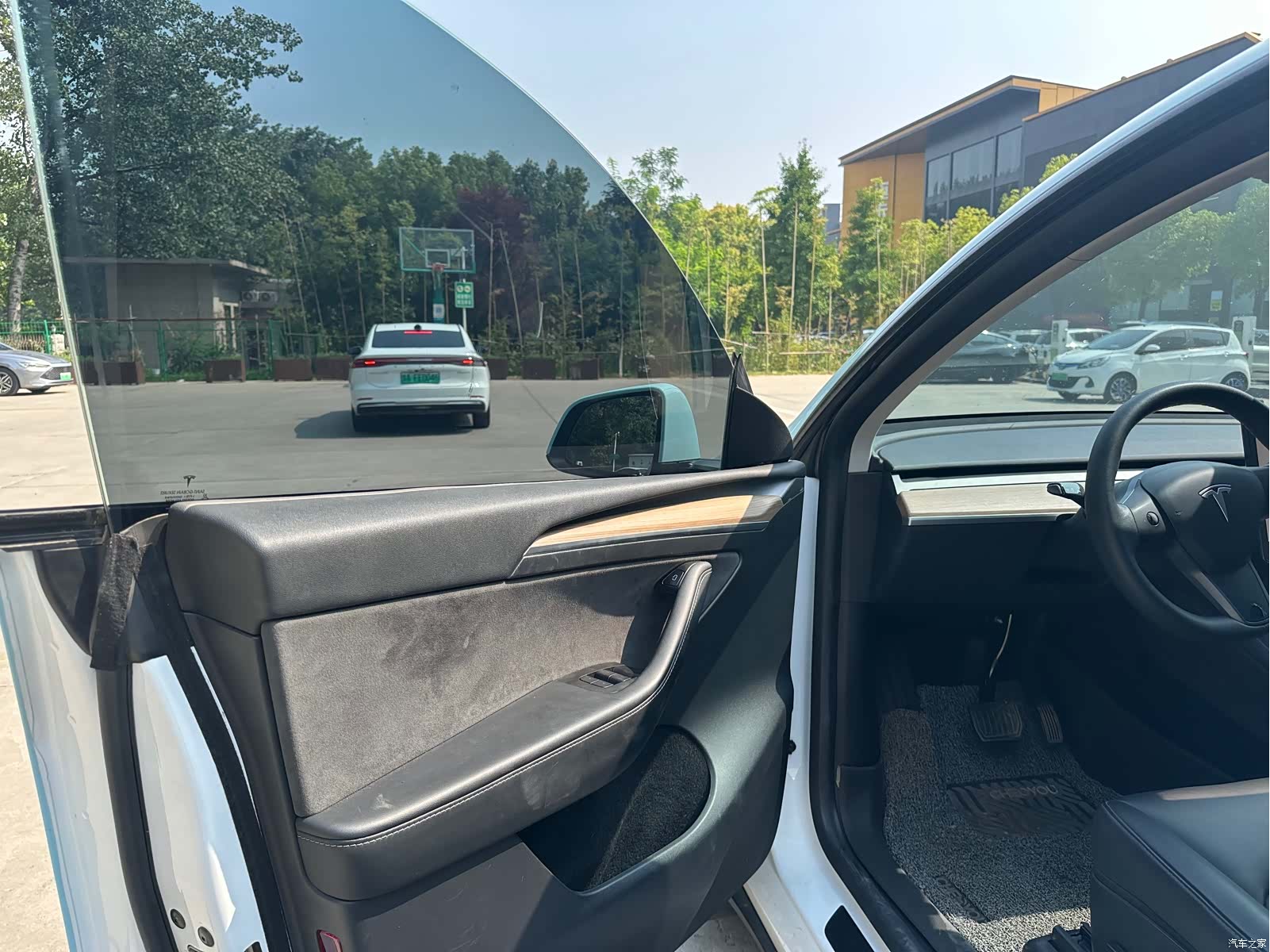 Tesla Model Y, 2022 41