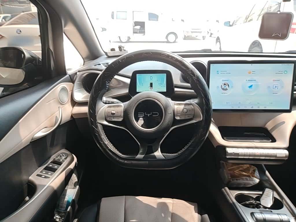 BYD Dolphin, 2026 11