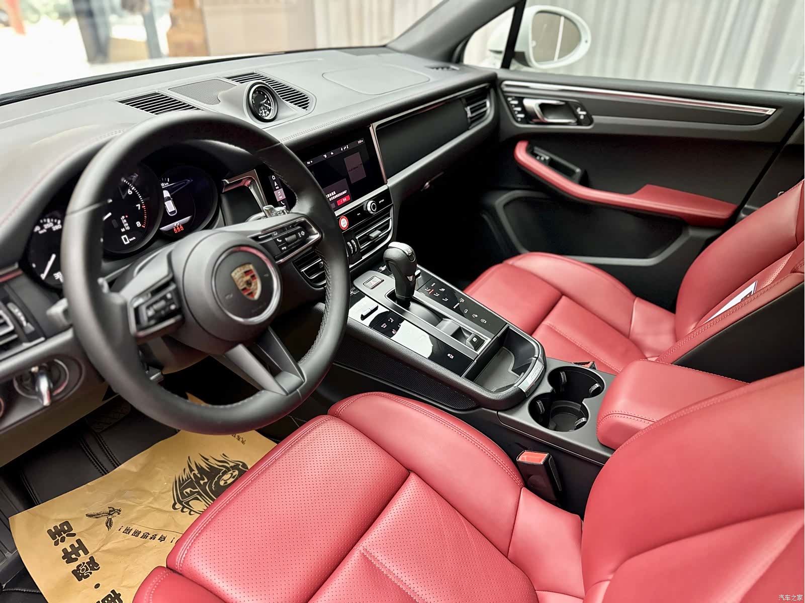 Porsche Macan, 2024 4