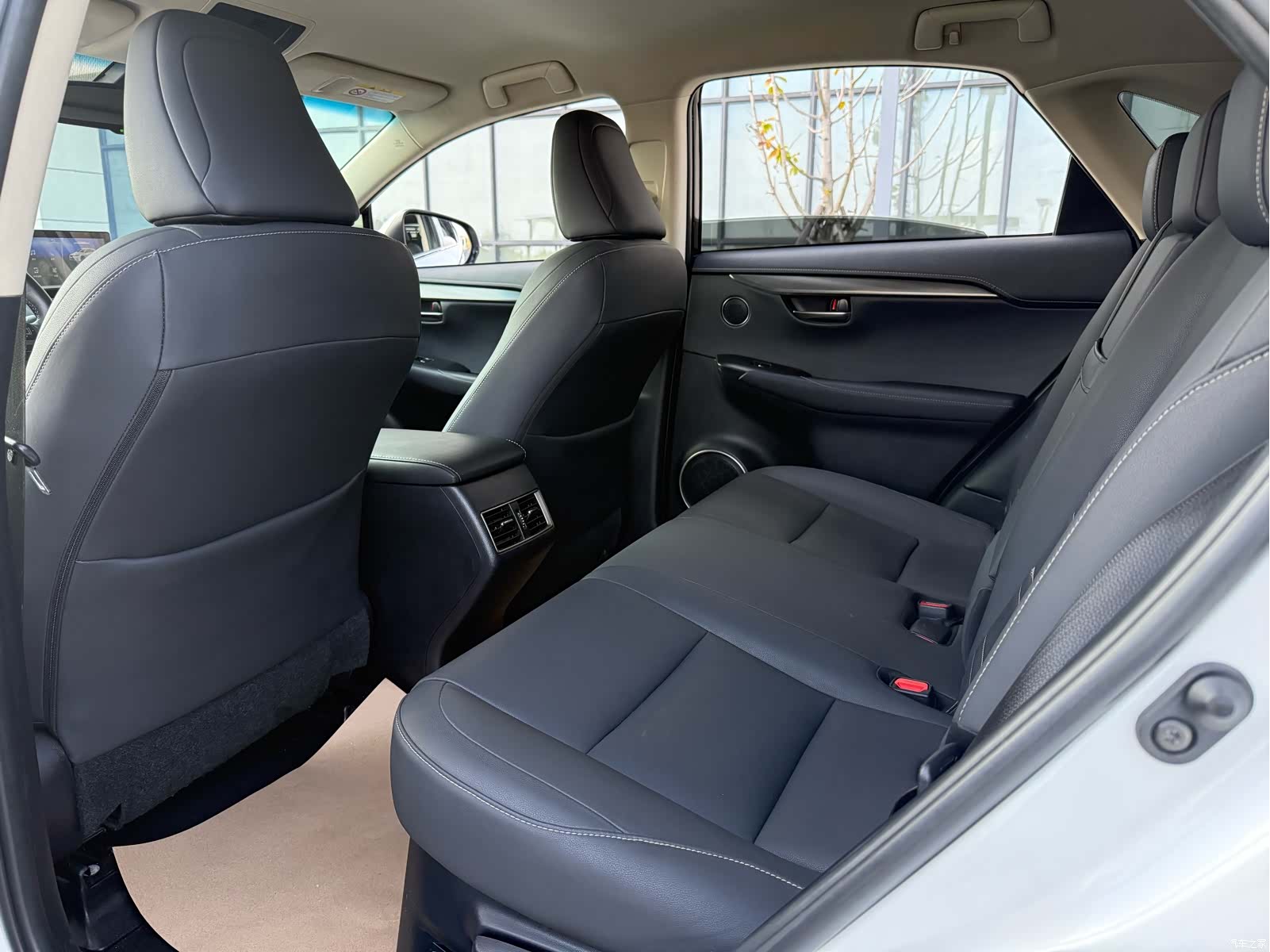 Lexus NX, 2018 все фото