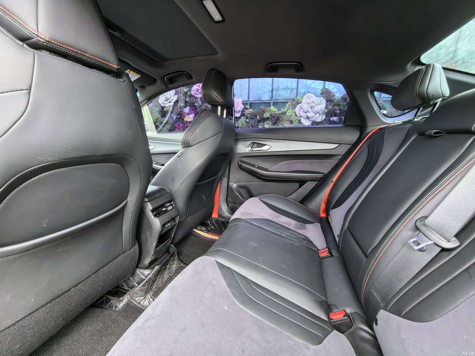 Geely Binray, 2023 11