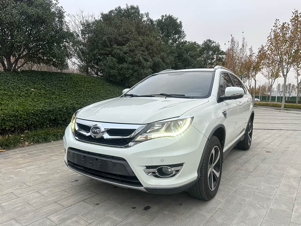 BYD S7