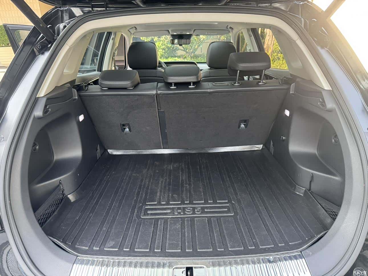 Hongqi HS5, 2022 12