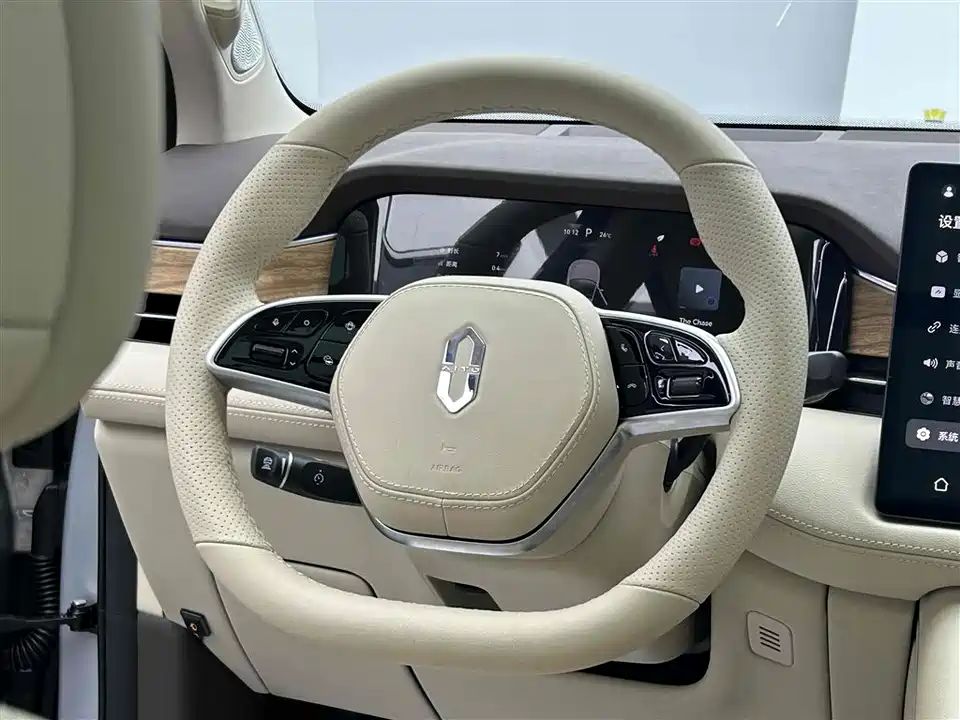 AITO Ask the world M7