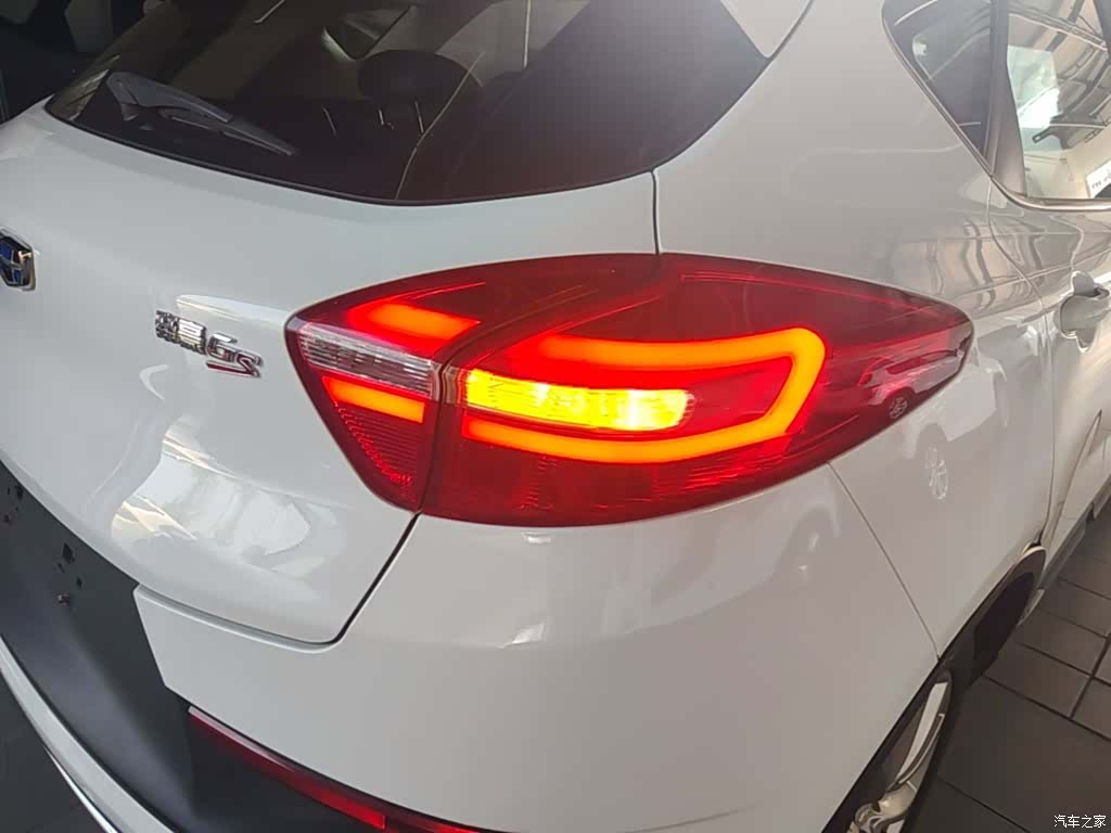 Geely Emgrand, 2017 8