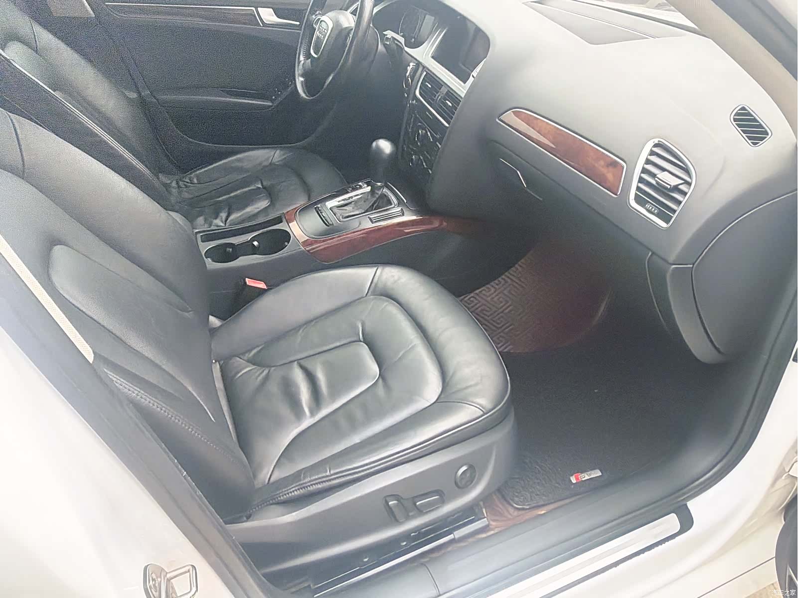 Audi A4L, 2011 15