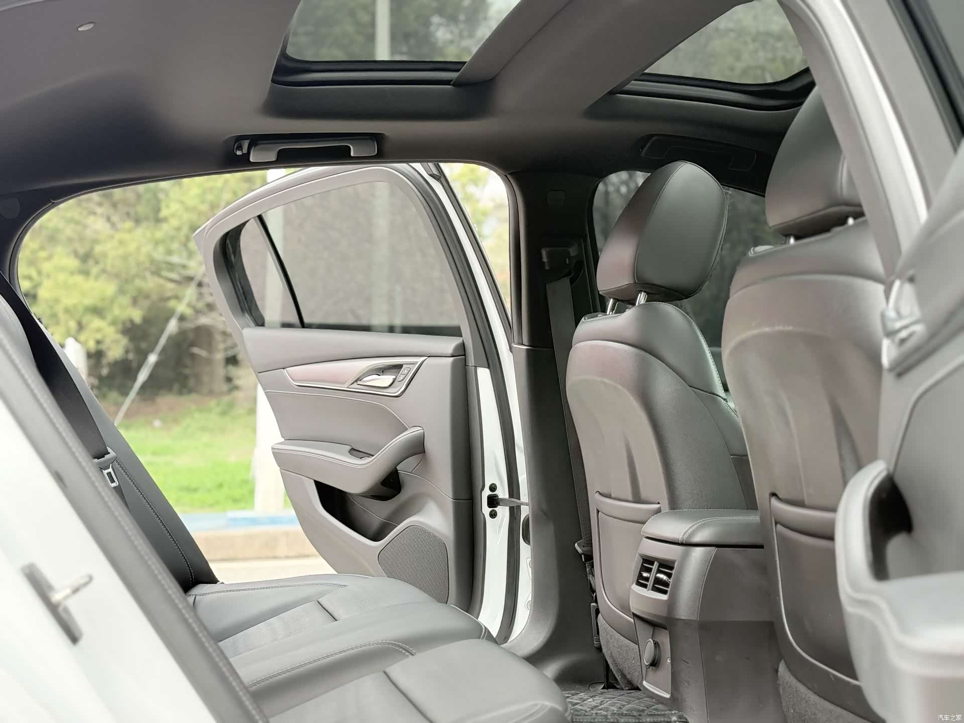 Cadillac CT5, 2022 16