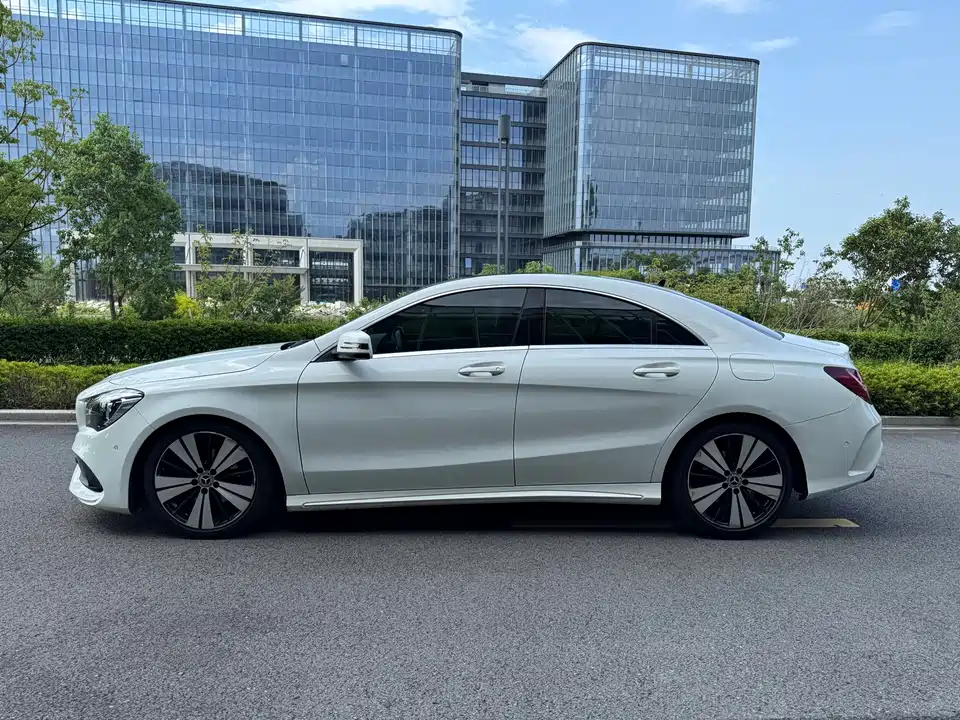 Mercedes-Benz CLA
