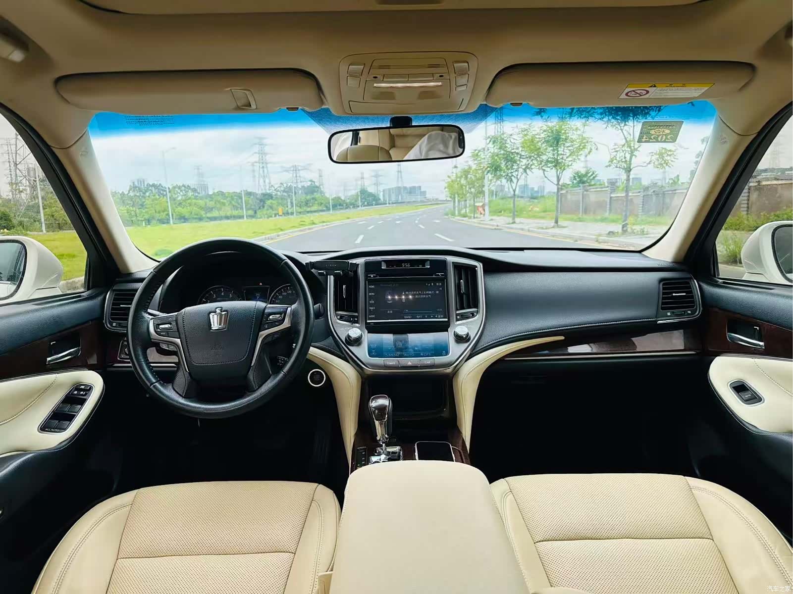 Toyota Crown, 2018 11