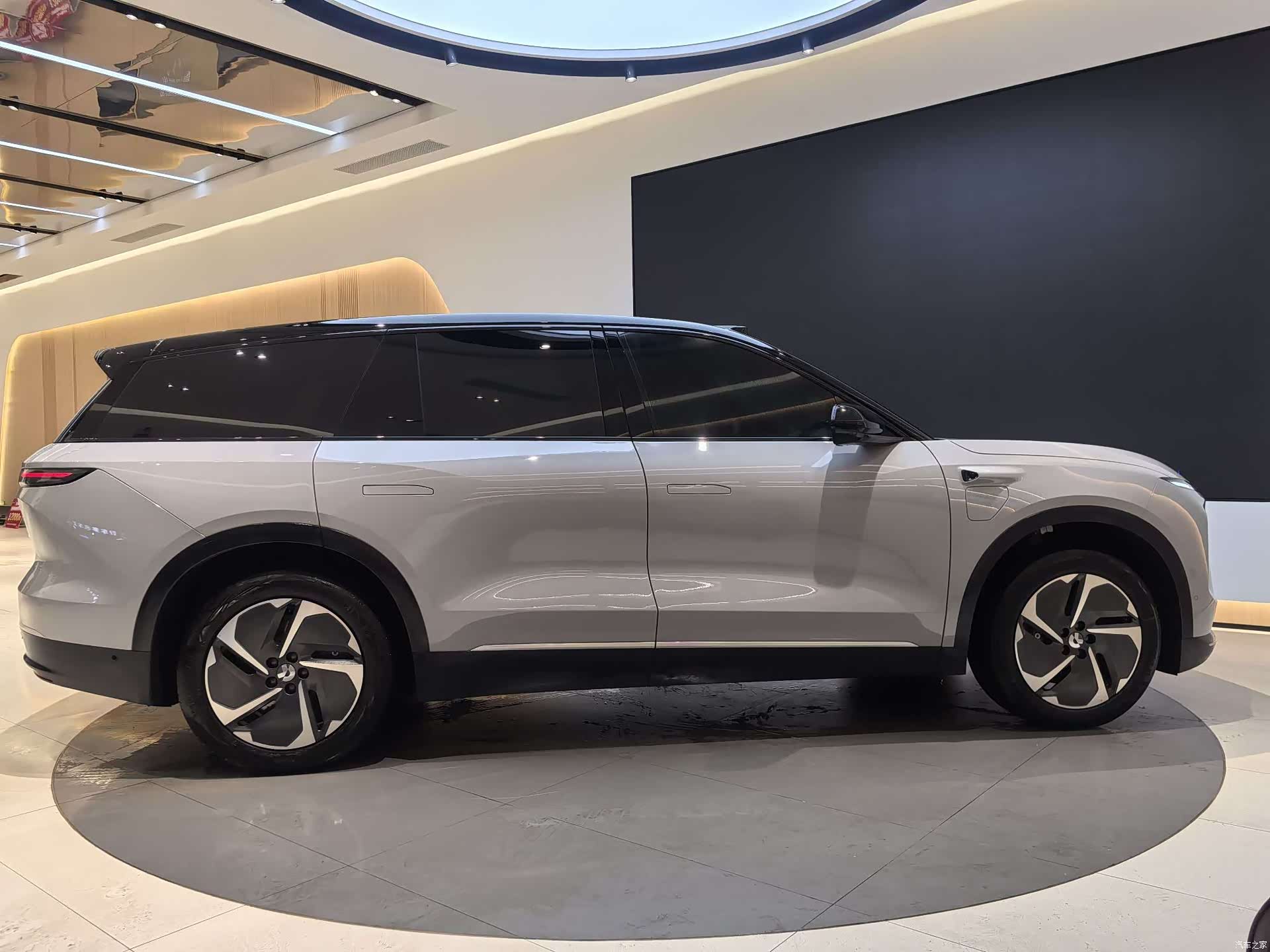 NIO ES8, 2024 8