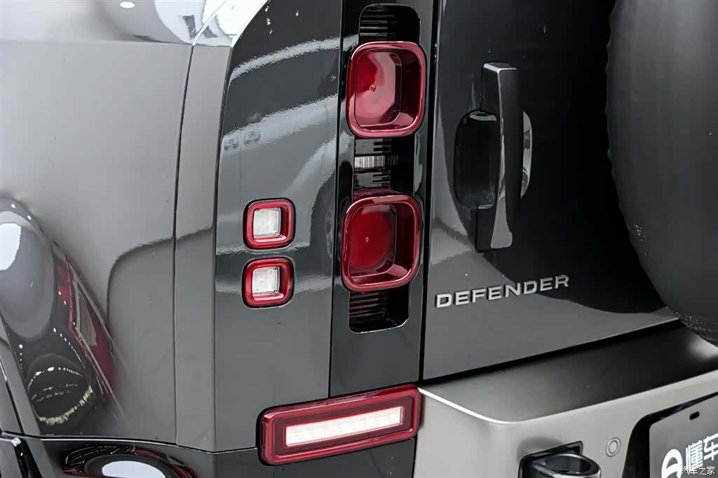 Land Rover Defender, 2024 36