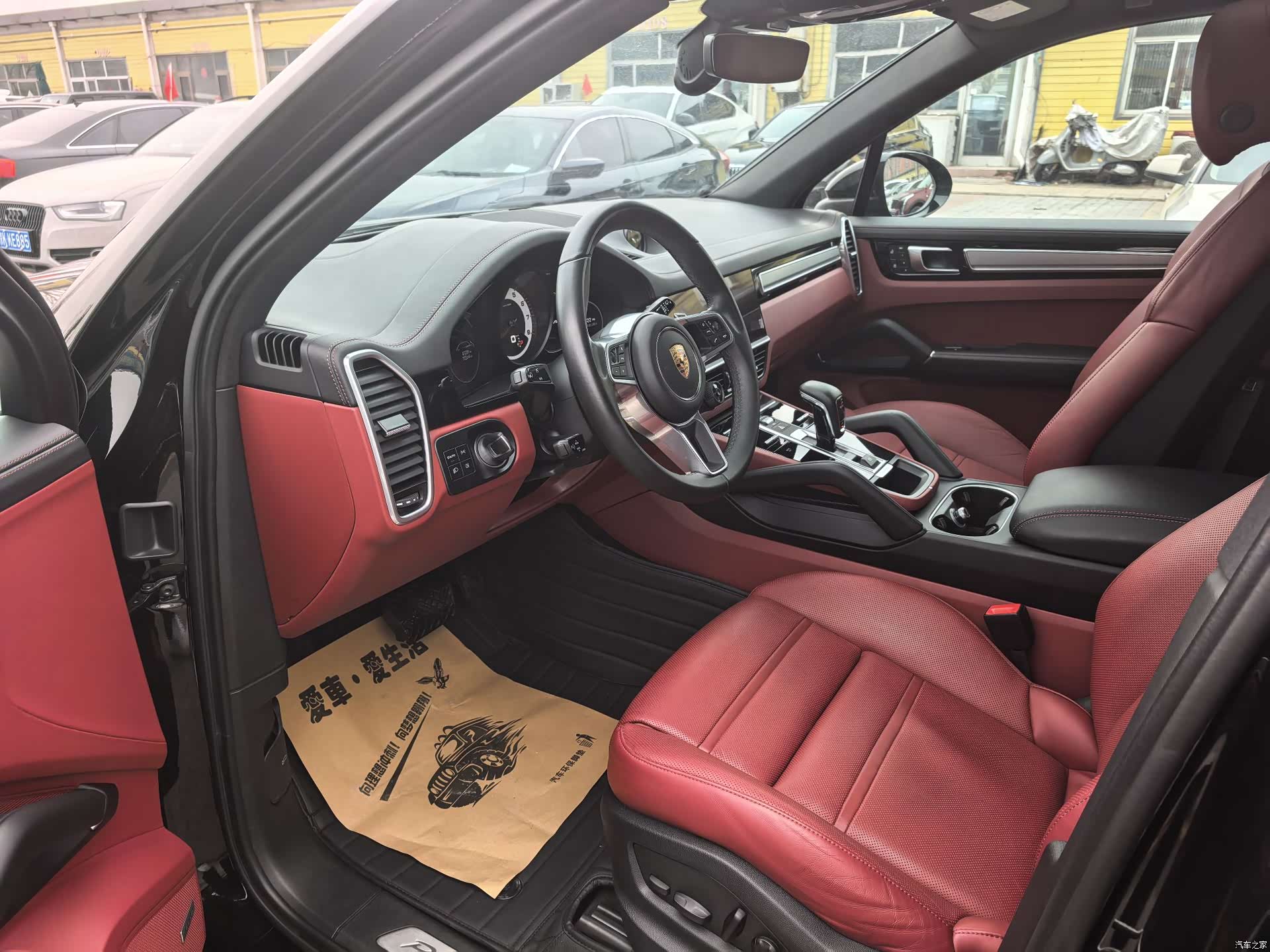 Porsche Cayenne, 2023 все фото