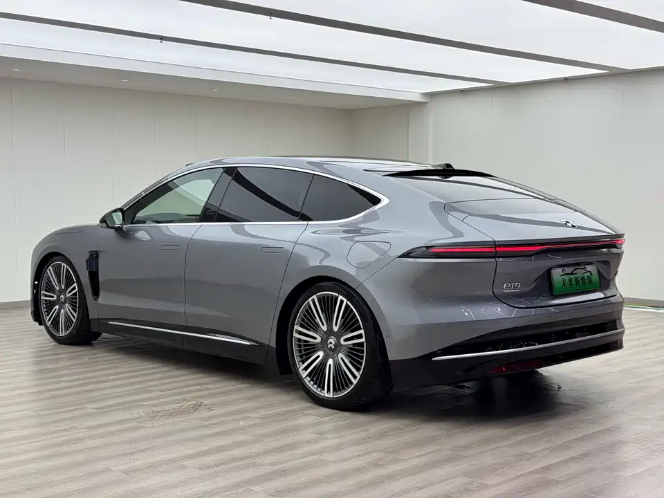 NIO ET9