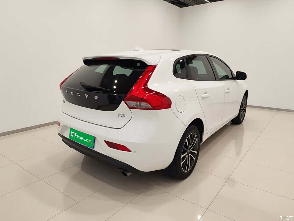 Volvo V40, 2019 12