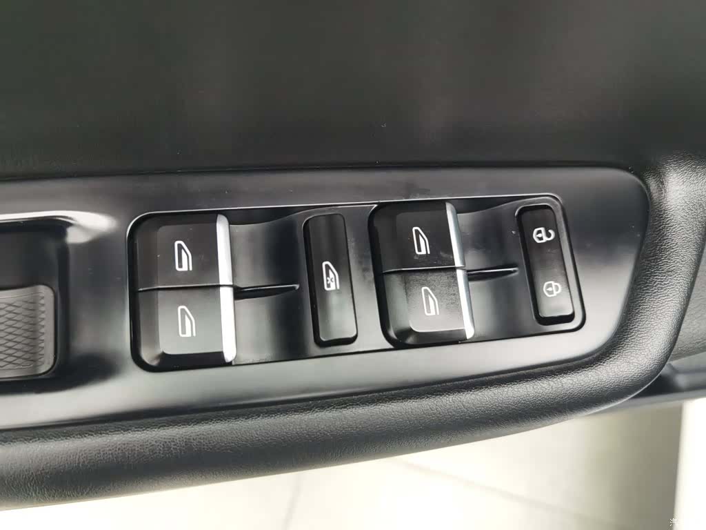 Geely Emgrand, 2016 9