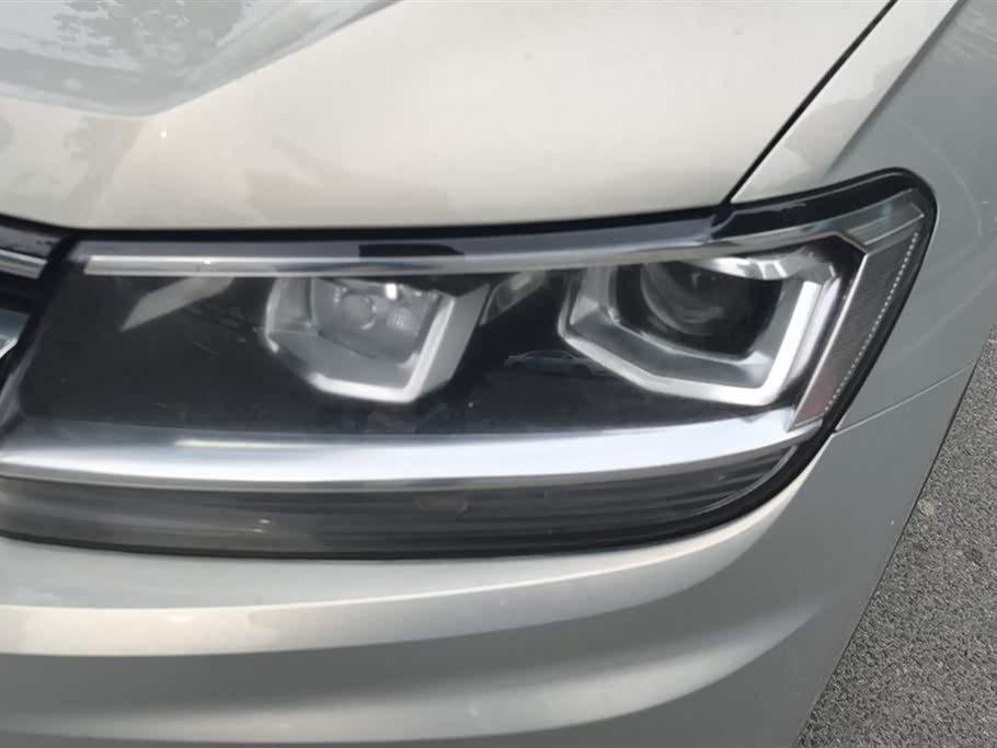 Volkswagen Tiguan L