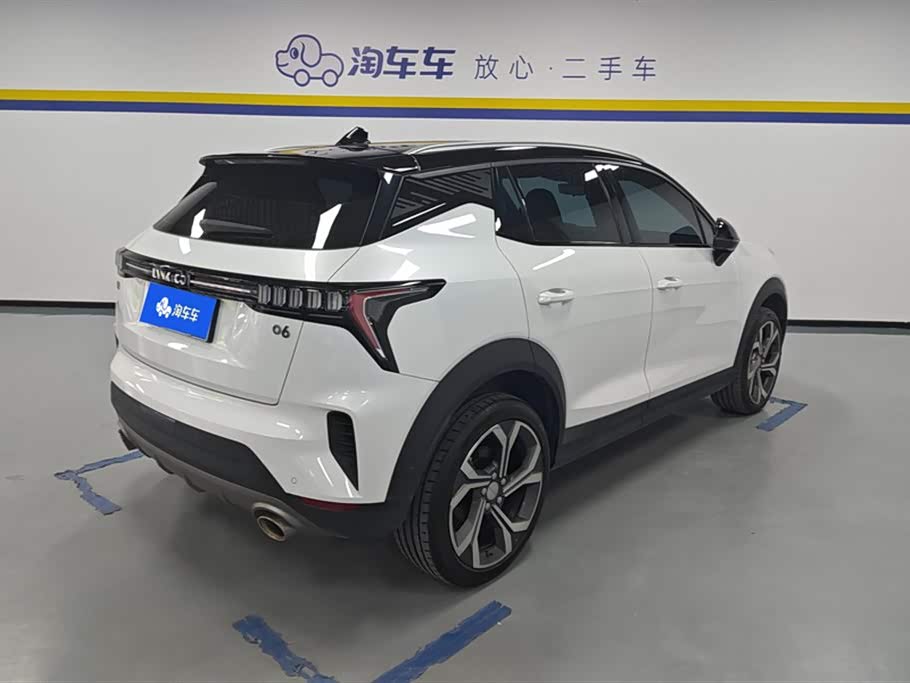 Lynk & Co 06 Lynk & Co 06