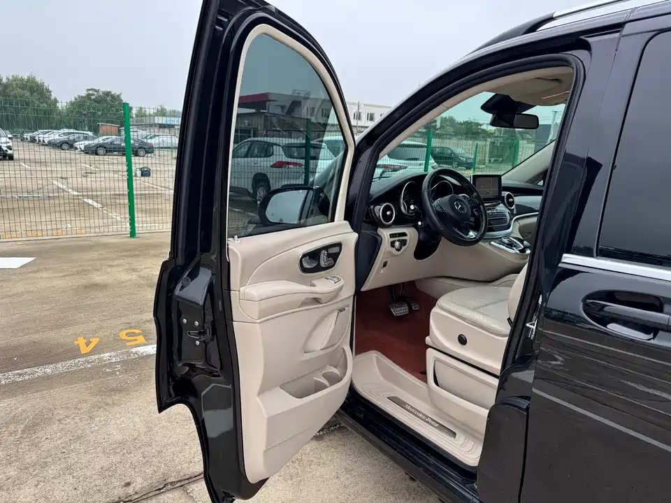 Mercedes-Benz V-class