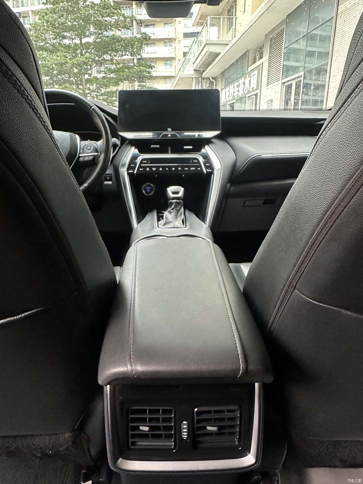 Toyota Venza, 2023 11