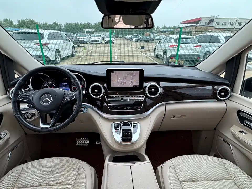 Mercedes-Benz V-class