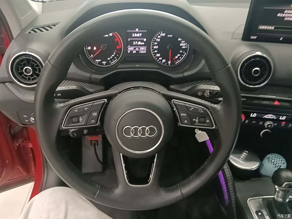 Audi Q2L, 2019 11