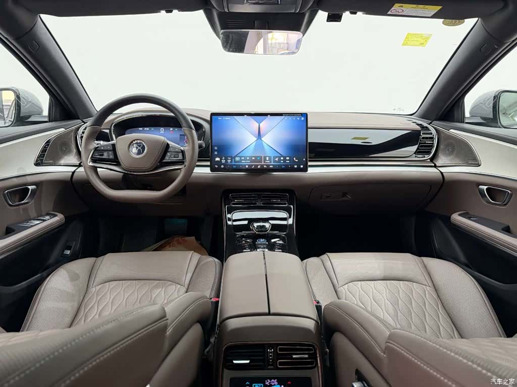 BYD Han, 2025 27