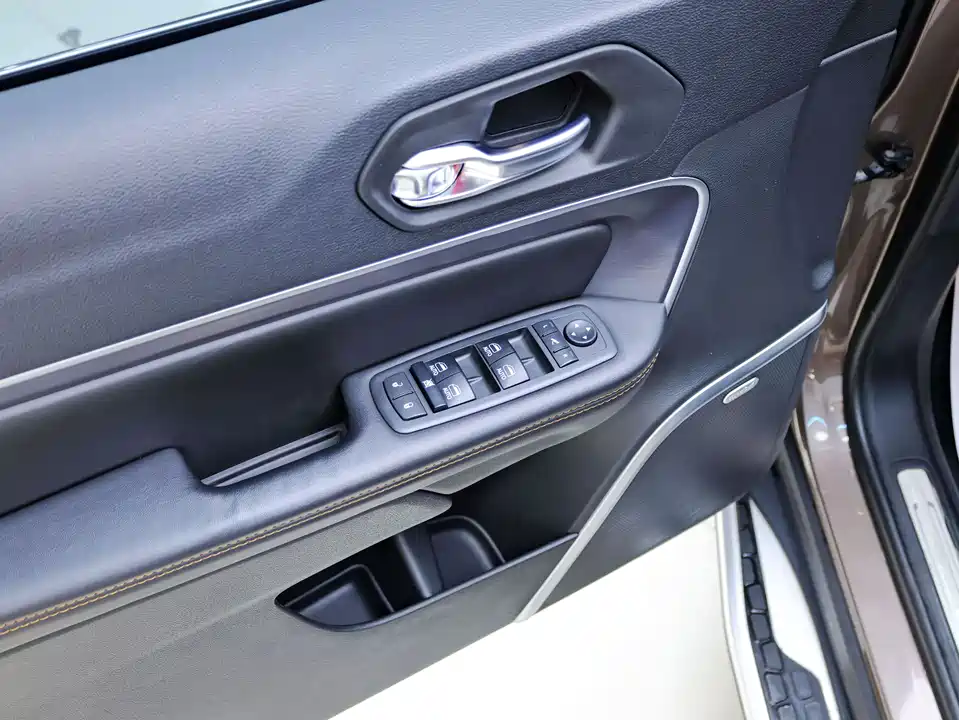 Jeep Grand Commander