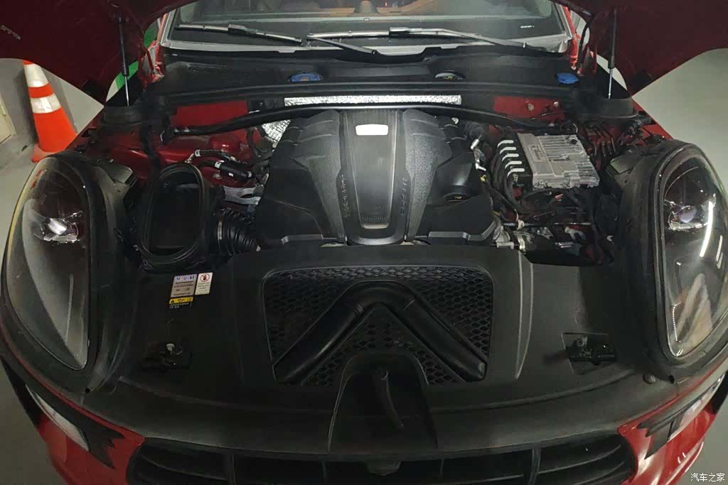 Porsche Macan, 2020 10
