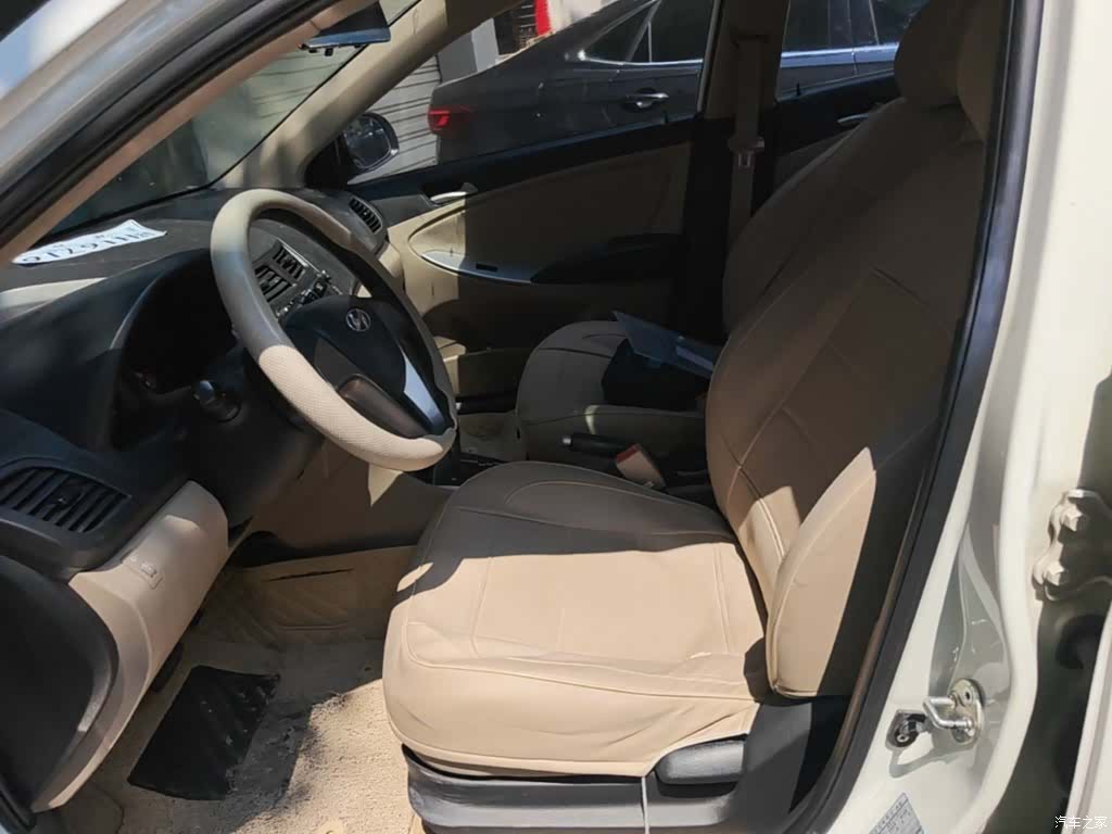 Hyundai GLS, 2016 15
