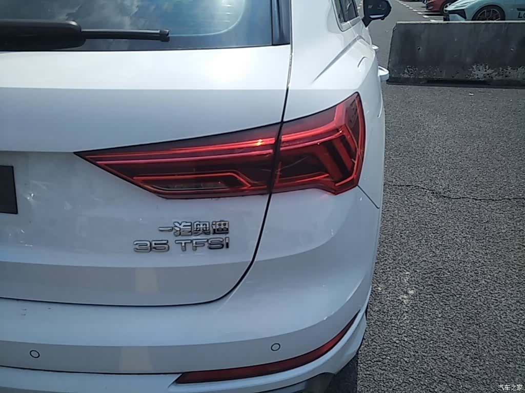 Audi Q3, 2023 8