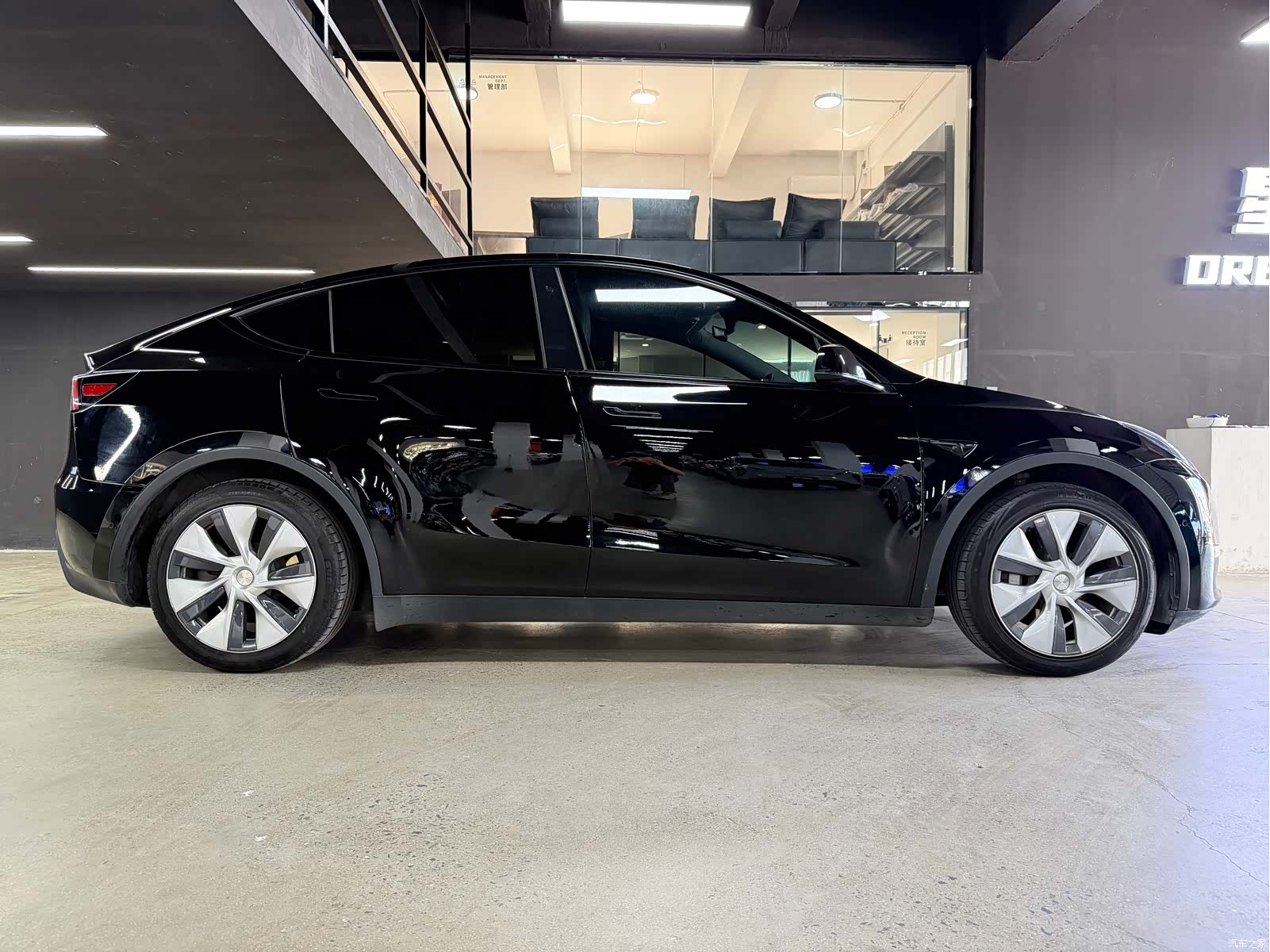 Tesla Model Y, 2021 10