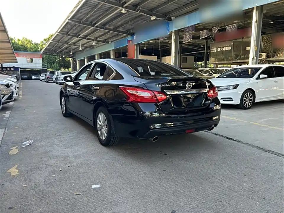 Nissan Teana