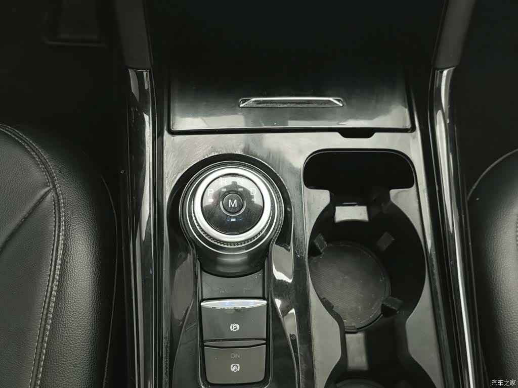 Ford Explorer, 2020 13