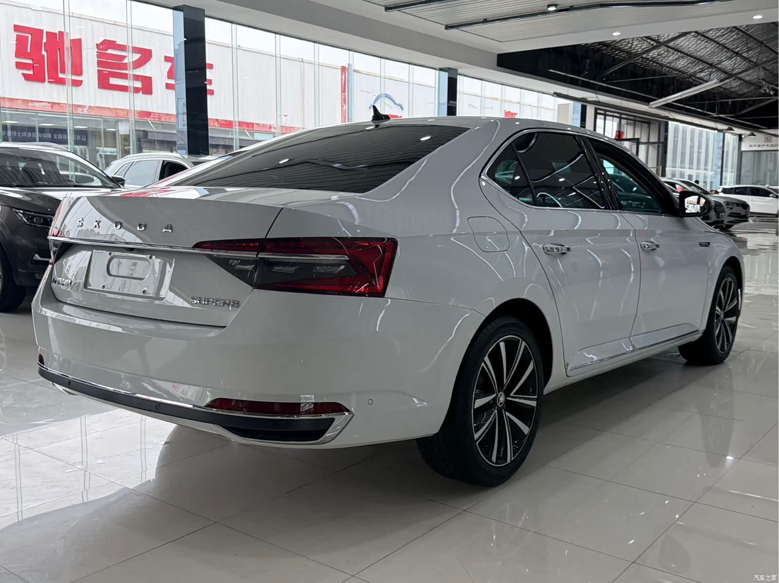 Skoda Superb, 2023 6