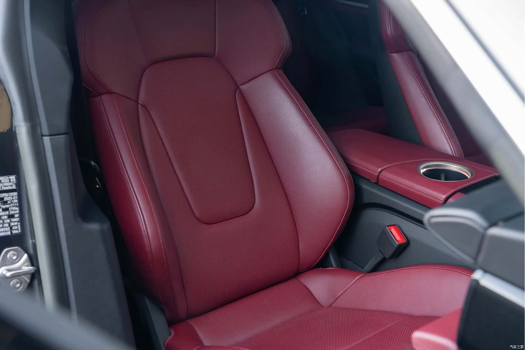 Porsche Taycan, 2024 24