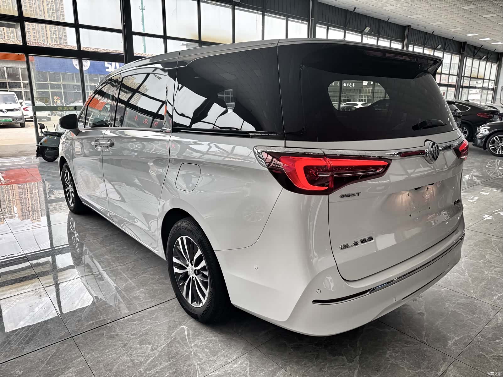 Buick GL8, 2022 4