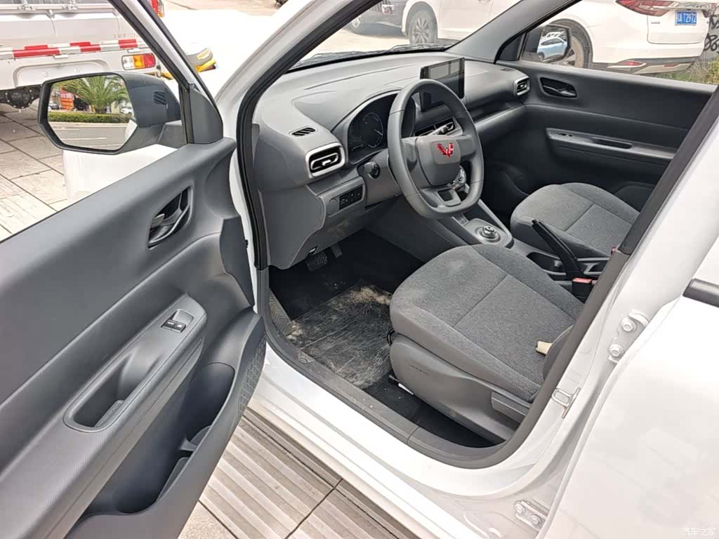 Wuling Hongguang, 2025 13