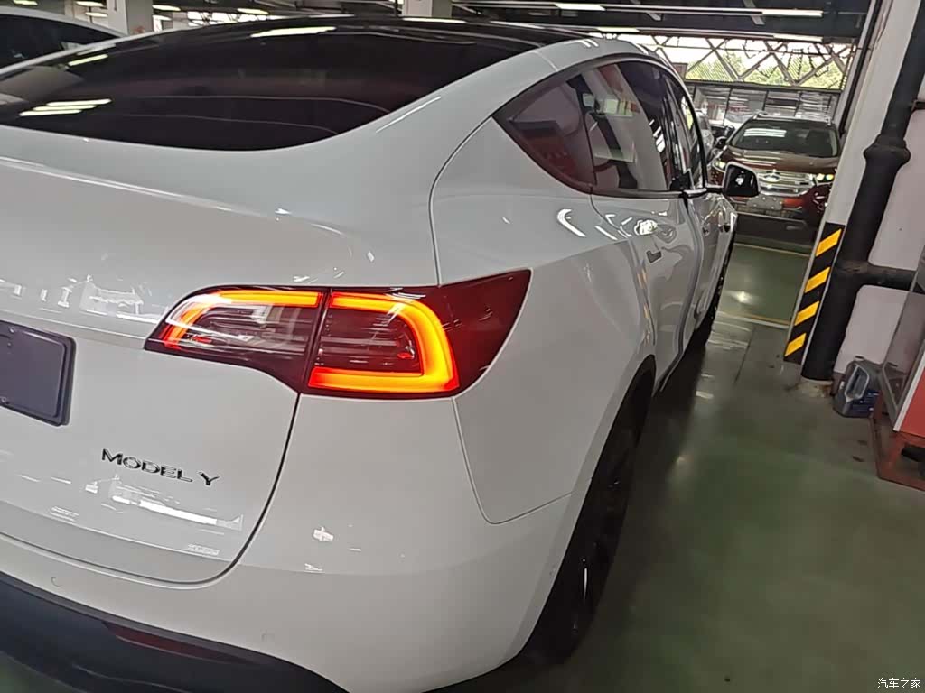 Tesla Model Y, 2022 8